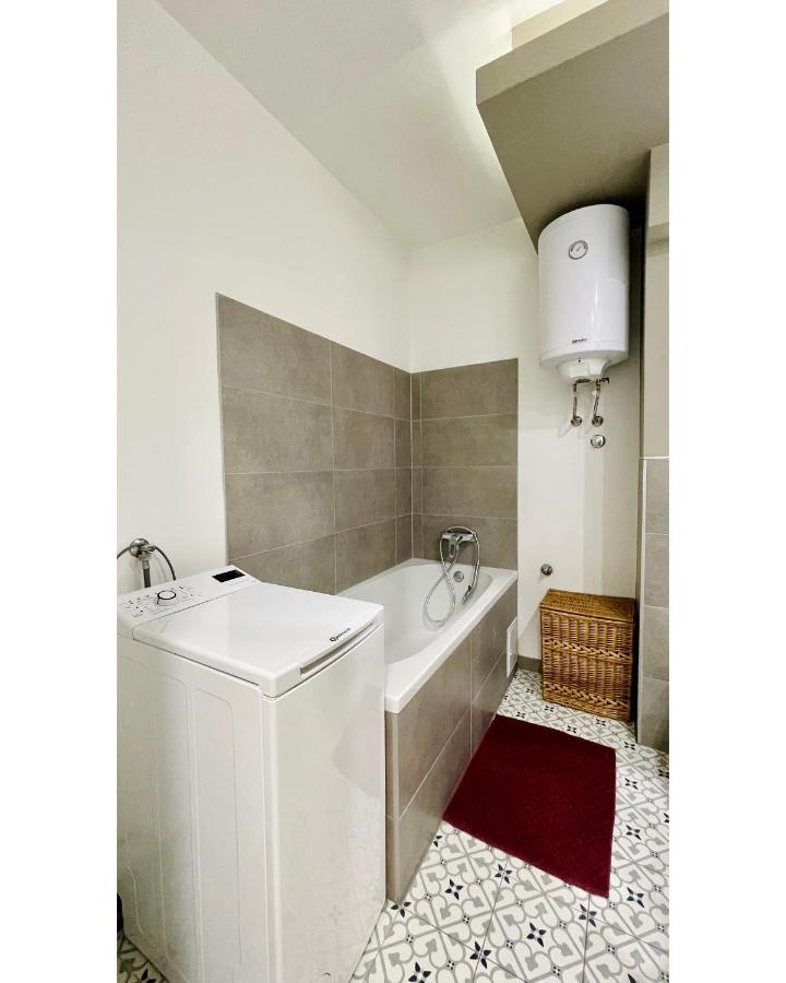 Apartman Jelena Appartement Sremska Mitrovica Buitenkant foto