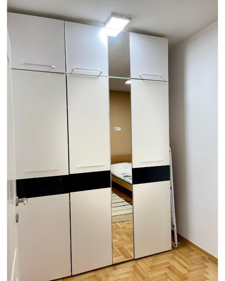 Apartman Jelena Appartement Sremska Mitrovica Buitenkant foto