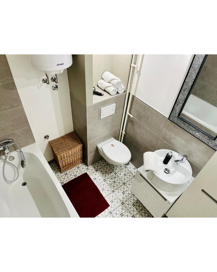 Apartman Jelena Appartement Sremska Mitrovica Buitenkant foto