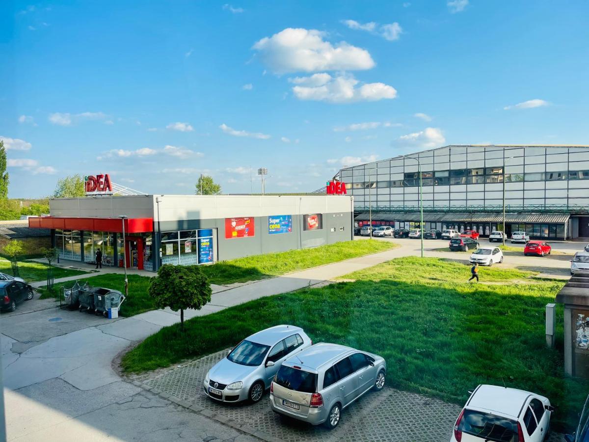 Apartman Jelena Appartement Sremska Mitrovica Buitenkant foto